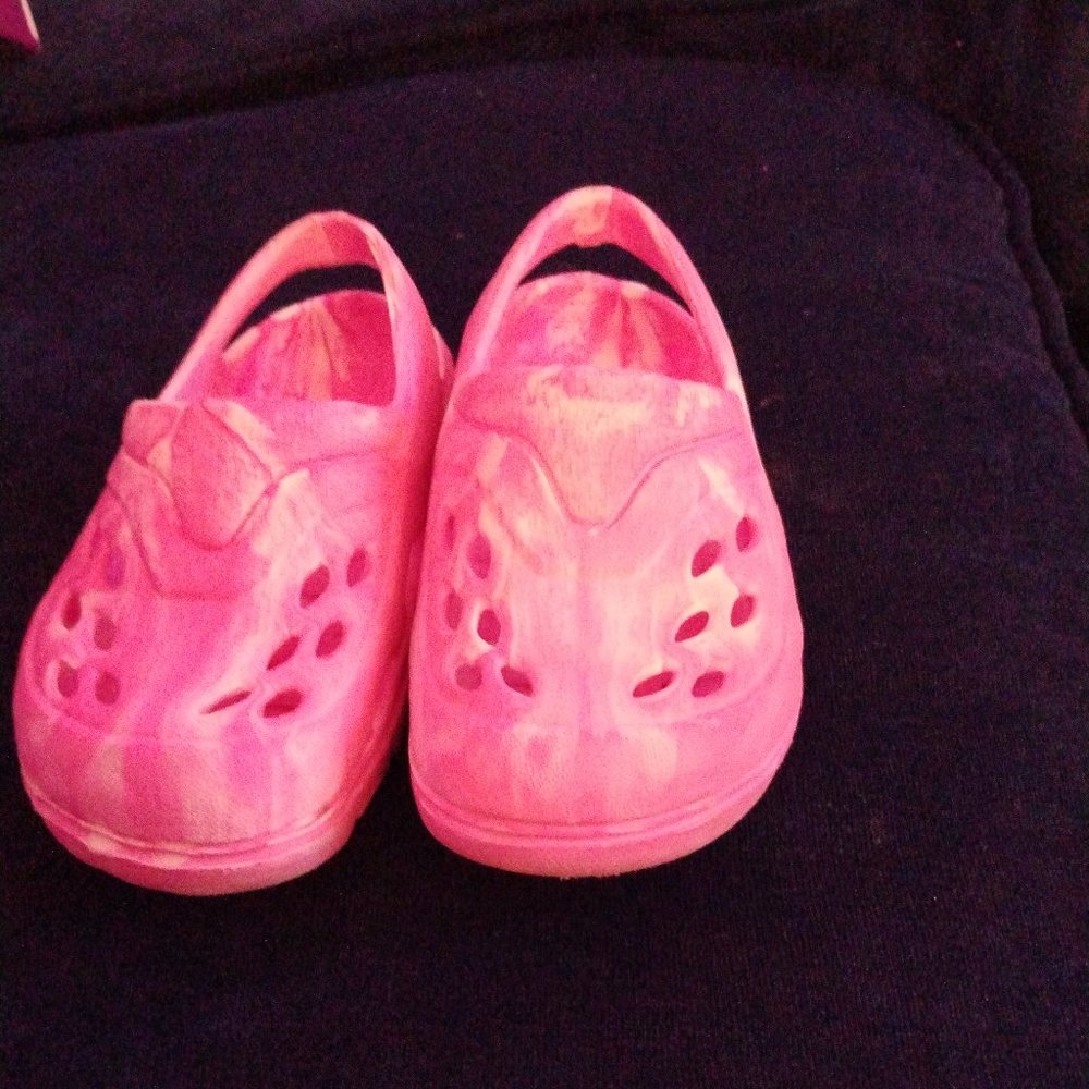 Toddler crocs